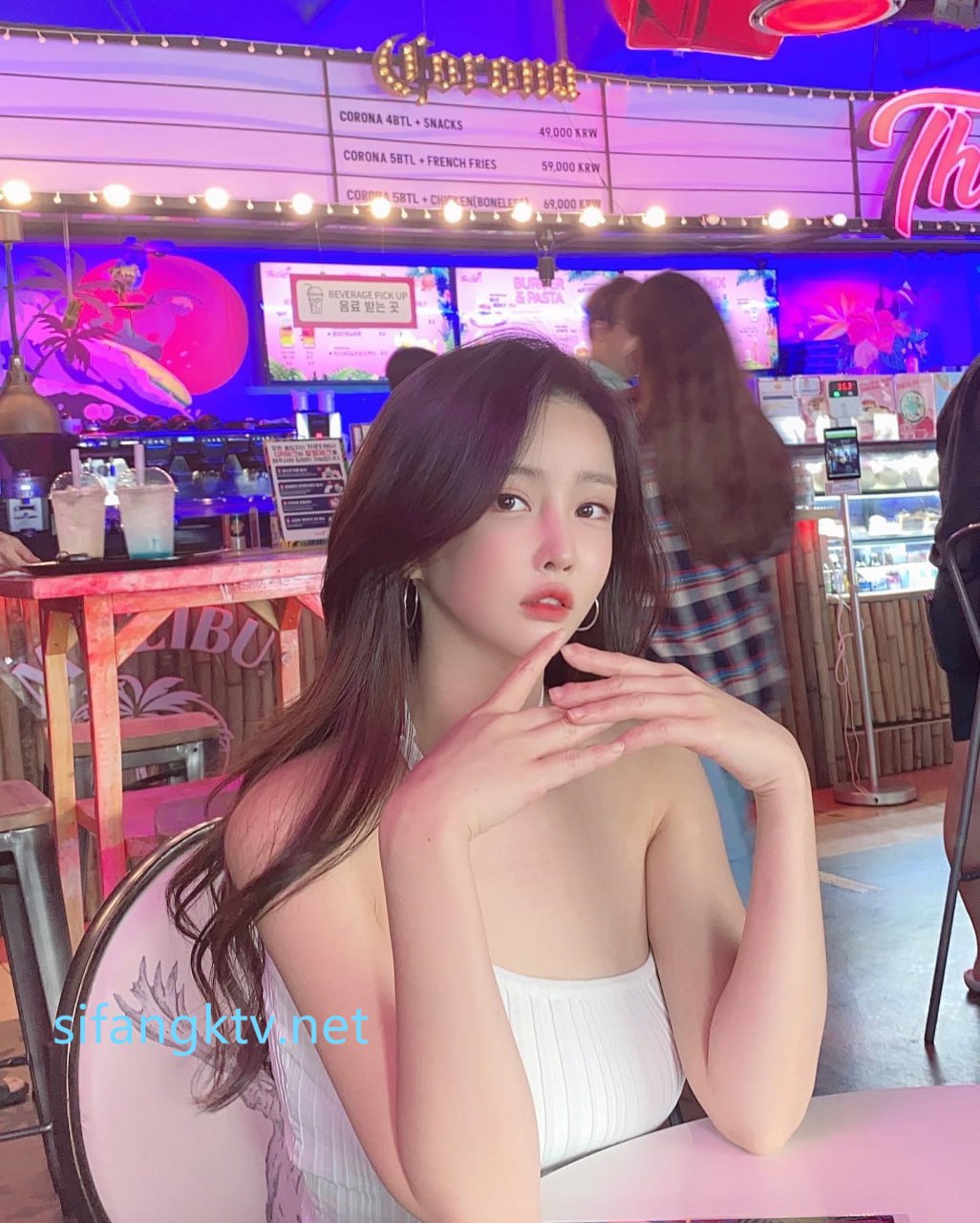 【2023_03_27】Don't_wear_a_bikini,_walk_in_your_underwear_in_the_swimming.m4v